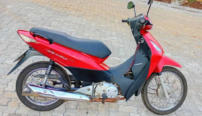 Biz 125 / 2010 com partida elétrica.