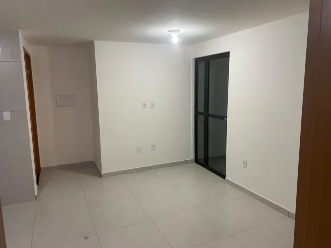 Apartamento 2 quartos NOVO, porcelanato, sacada - Pronto pra morar