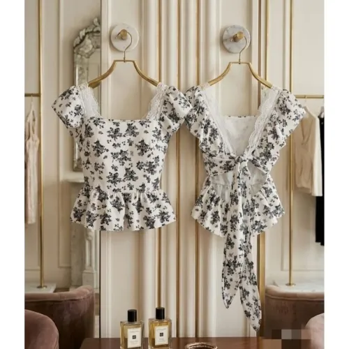 Blusinha com detalhe nas costas