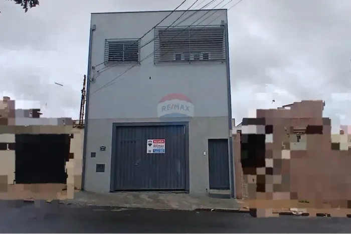 Alugo Salão 180m² comercial com apartamento na Vila Tibério