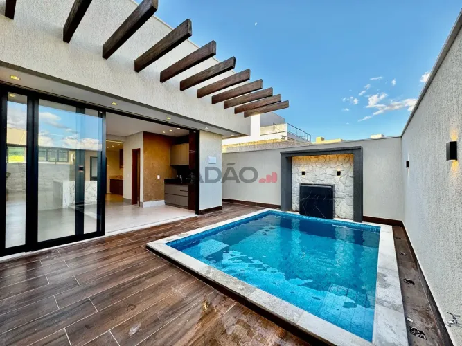 CASA SUB TERREA JARDINS NAPOLES Casa em Condomínio com 3 Quarto(s) e 5 banheiro(s) à Venda