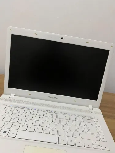 NOTEBOOK SAMSUNG - i3 | 8GB RAM | SSD 224GB