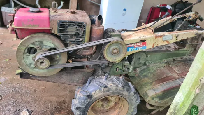 Trator de arado