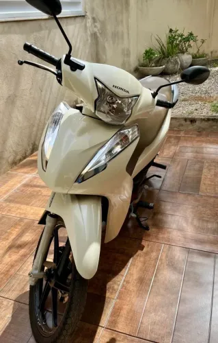 Moto novíssima