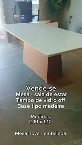 Mesa de jantar tampo de vidro 2.10 x 1.10 valor R$ 800,00