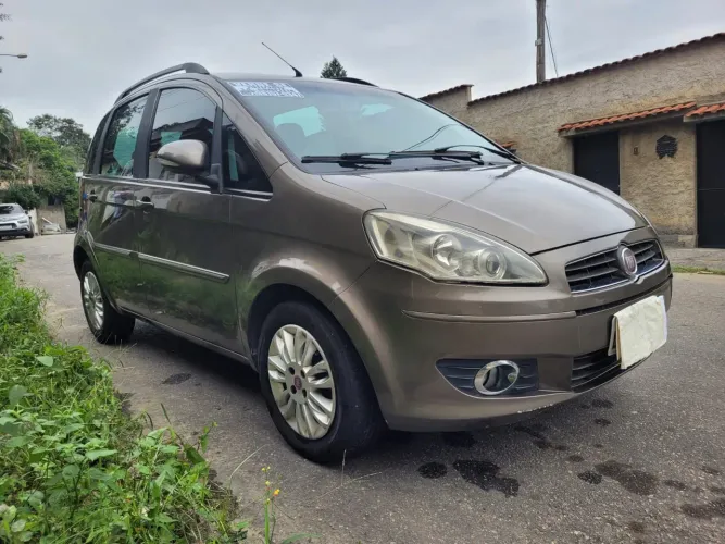 Fiat Idea Attractive 1.4 Fire Flex 8V 5P 2011