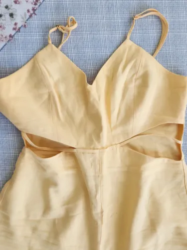Macacão amarelo