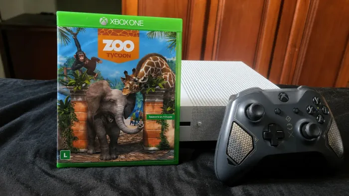 Xbox one S 1TB com controle edição especial.