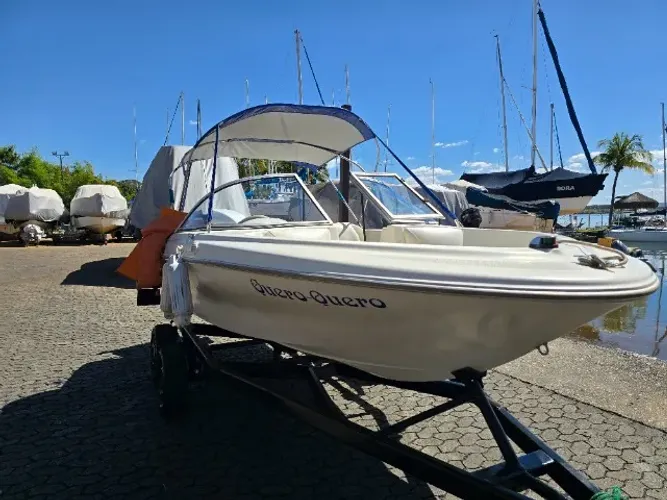Lancha Bayliner 16 pés - Muito Nova - Fabricada nos Estados Unidos
