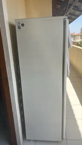 VENDO DUAS GELADEIRAS (uma com defeito)