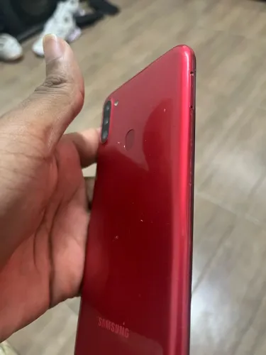 Samsung Galaxy A11 64GB Vermelho (Funciona bem/ Tela Trincada)