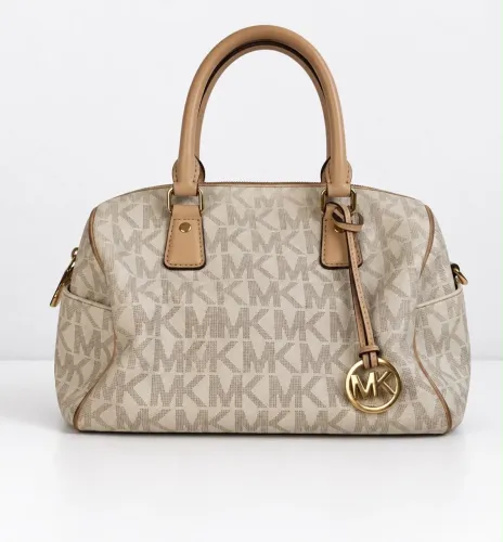 Bolsa Satchel Michael Kors Logo Off-White com marcas de uso