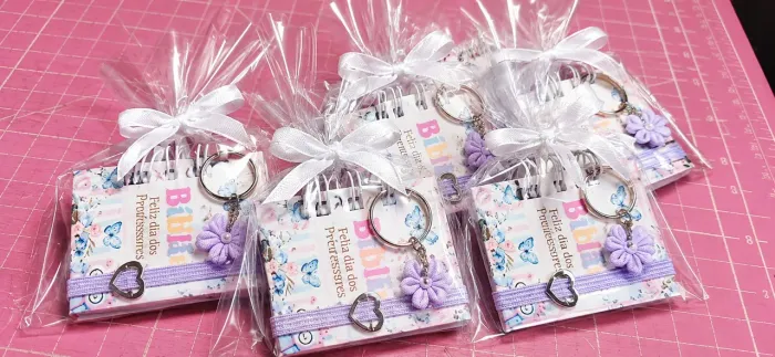 Mini Bíblias Chaveiro (kit com 100 unidades)