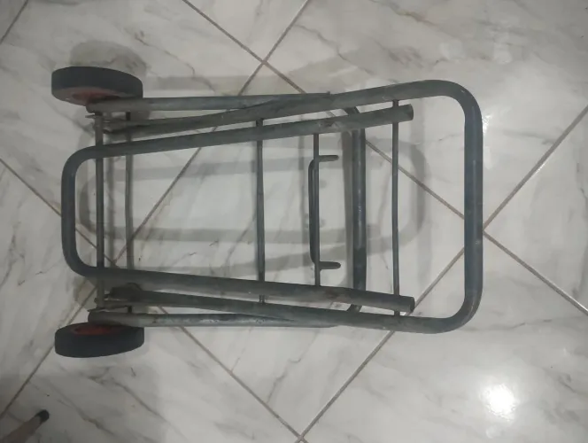 Carrinho reforçado de feira barato RS 70