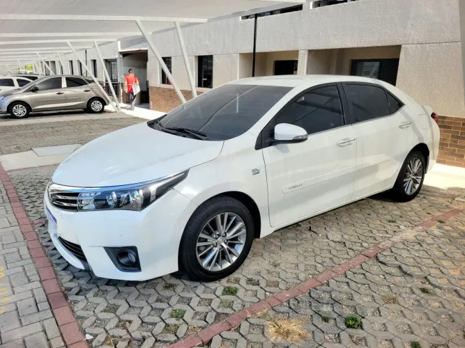 Toyota Corolla Altis 2.0 Flex 16V Aut. 2015