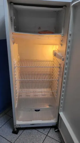 Geladeira em bom estado 