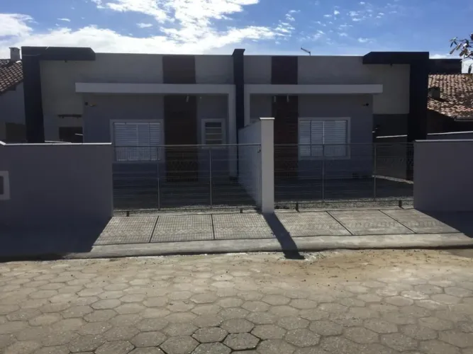 Casa na Enseada disponível para o Carnaval 