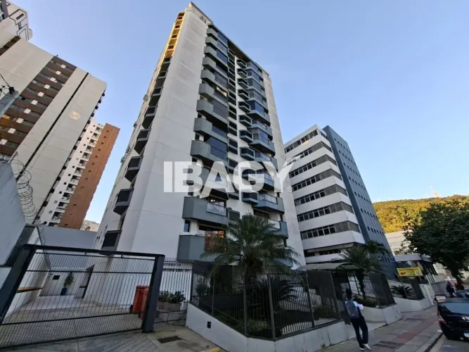 Excelente Apartamento 4 dormitório(s) em Centro - Florianópolis