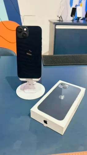 iPhone 13 Semi-Novo 128GB Preto Saúde de Bateria 85% Impecável