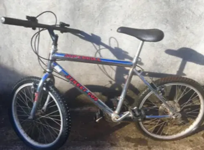 Bicicleta prata cromada lindíssima raridade semi nova