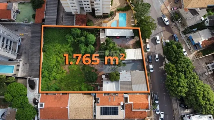 Terreno com 1.765 m² no bairro Araés