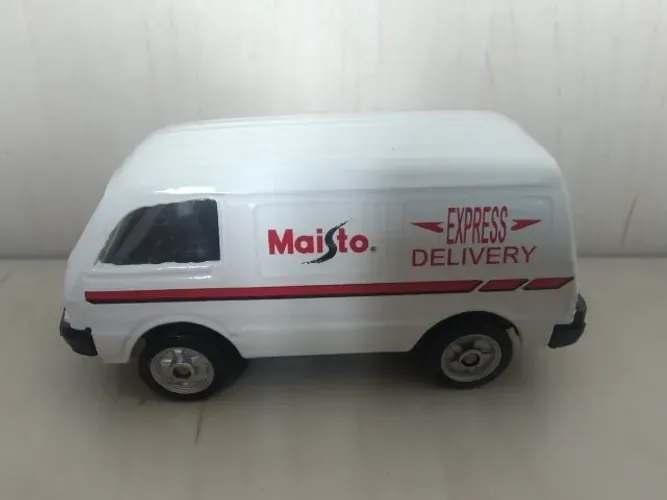 Miniatura Delivery Van - 1:64