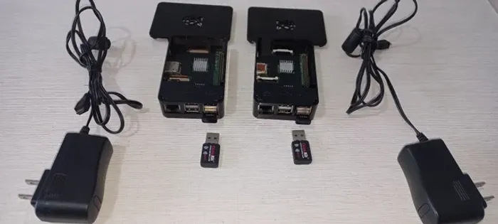 02 Raspberry Pi  2 Model 8 V1. 1 sem Cartão e com cantores wi-fi