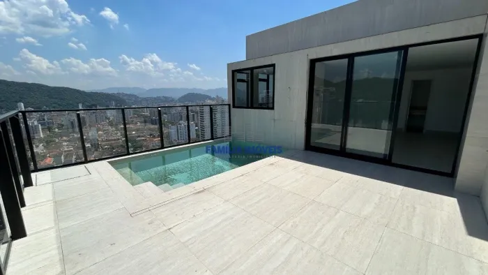Cobertura com 3 suítes e piscina a 1 quadra da praia em Santos