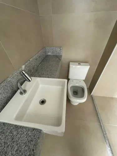Bancada em granito com cuba Banheiro NOVA