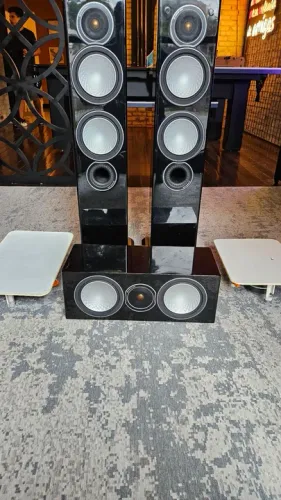 Kit home theater 5.0 caixas Monitor Áudio 