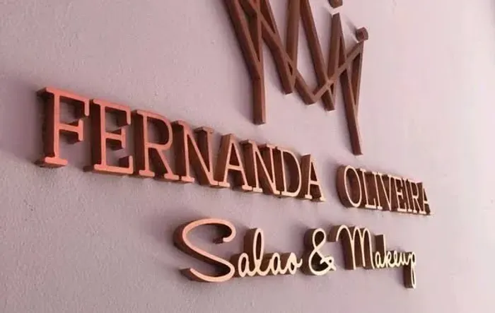 Letras em PVC expandindo