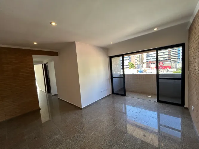 Lindo apartamento na Ponta Verde (quarta quadra da Praia)