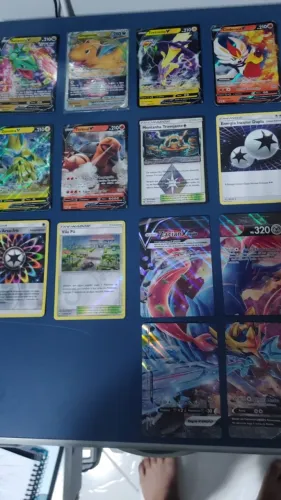 Álbum Pokémon Com 550 Cartas Variadas Preto