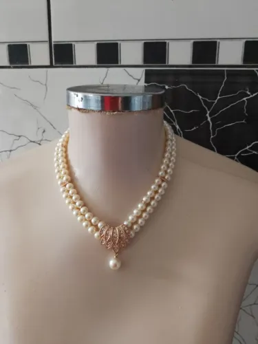 Colar pérola Shell , folheado a ouro rose com cristais swarovskis