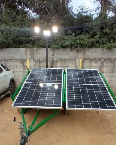 TORRE DE ILUMINAÇÃO SOLAR