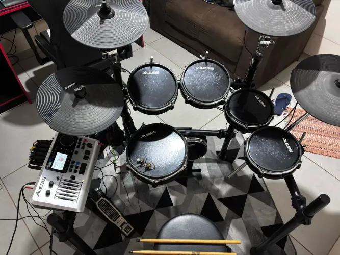 Bateria Eletrônica Alesis DM10