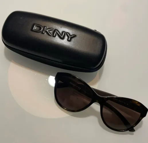 Óculos de Sol Feminino DKNY