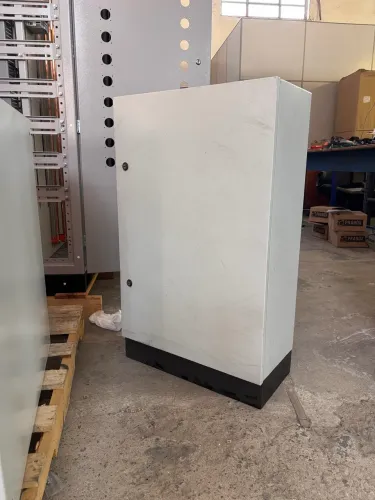 Armário pra painel elétrico de aço 1000x600x300mm