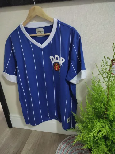 Camiseta Alemanha Oriental - Edição Retrô
