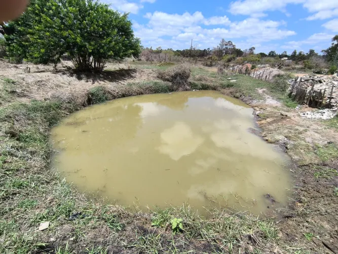 Terreno 2.000 m² com água