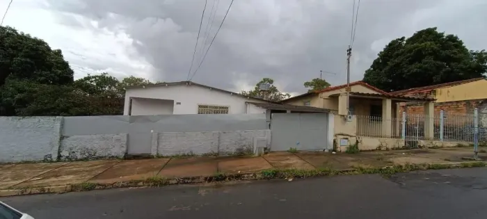 Casa com 3 dormitórios à venda, 100 m² - Vila Monticelli - Goiânia/GO