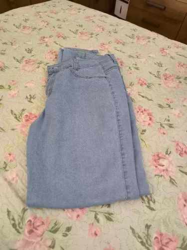 Calça jeans semi nova tamanho 40