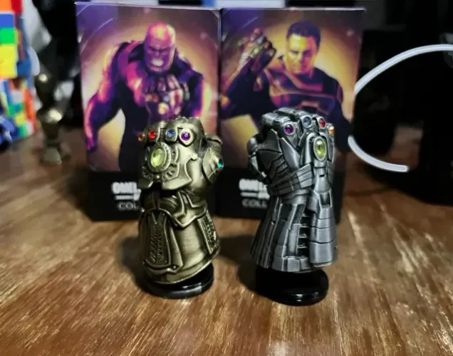 Luva do Infinito Thanos e Stark/Hulk Marvel Gauntlet Omelete Box