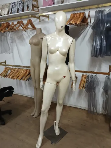 2 Manequins slim