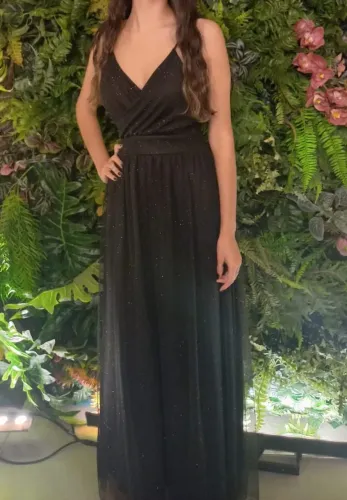 Vestido de festa preto com glitter