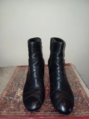 Botas Arezzo de couro legítimo pretas estilosas