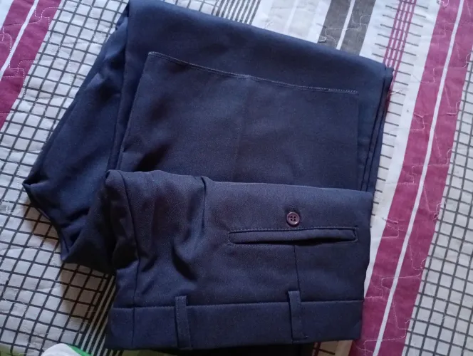 Vendo uma calça cinza masculino número 54