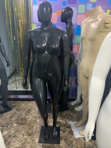 Manequim plus size