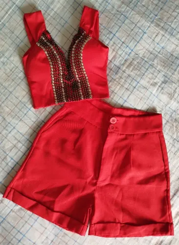 Conjunto cropped e short vermelho - P