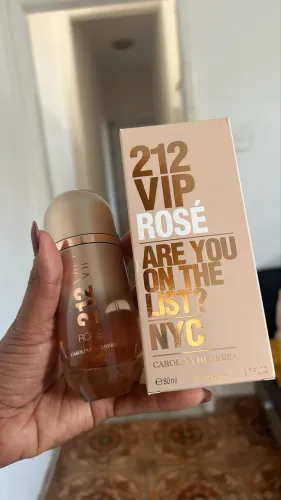 Perfume 212 VIP Rosé